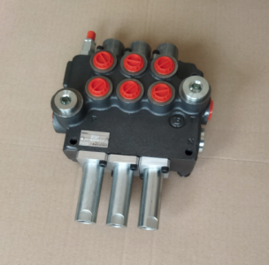 Hydraulický rozvaděč trojsekční 3P/Z80 , mech. ovládání, s plovoucí polohou na 1 sekci